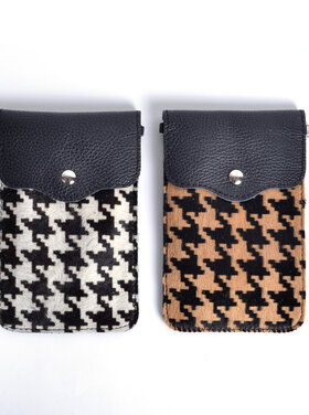 Kleine Leder-Schultertasche mit Fell
