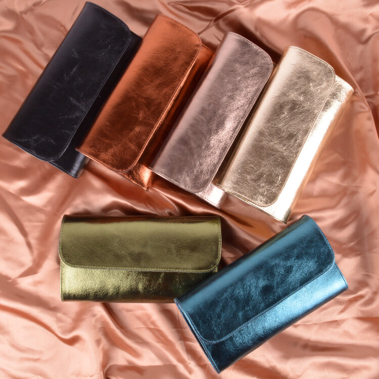 Leather shoulderbag  / clutch metallic