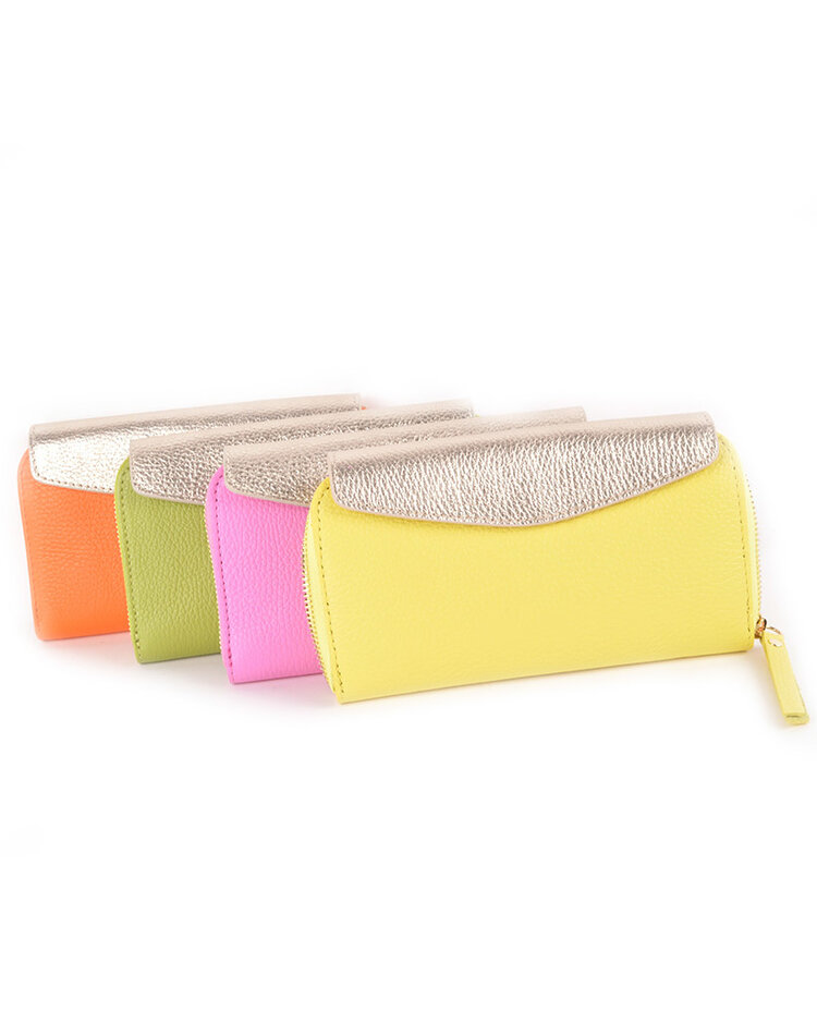 Leather wallet  | 5590692