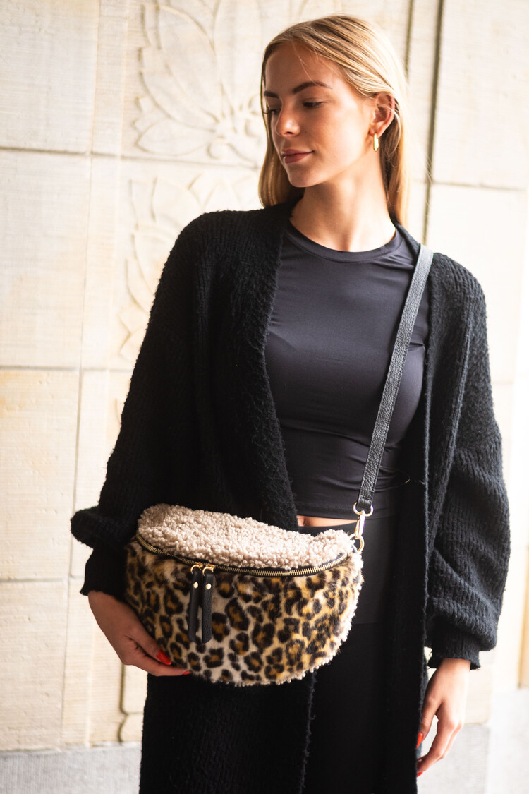 Giuliano Leather  Faux fur waist bag| Panther| Teddy | 552322