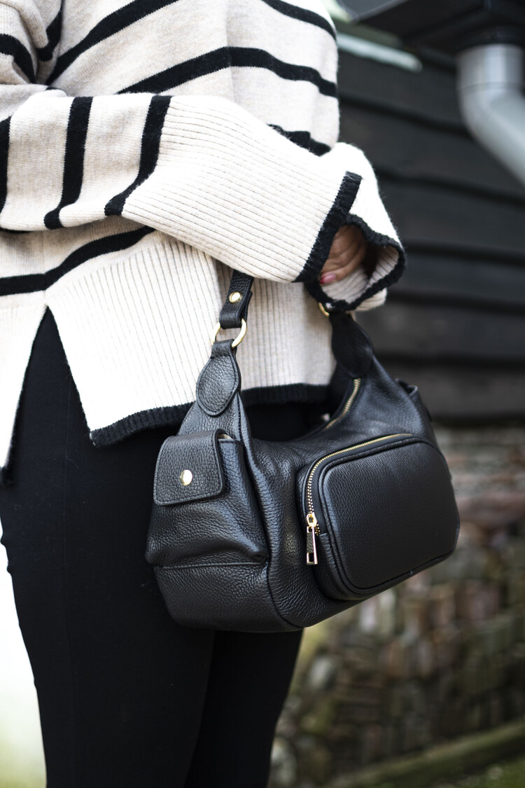 Giuliano Leather  Leather Hangbag | 552338