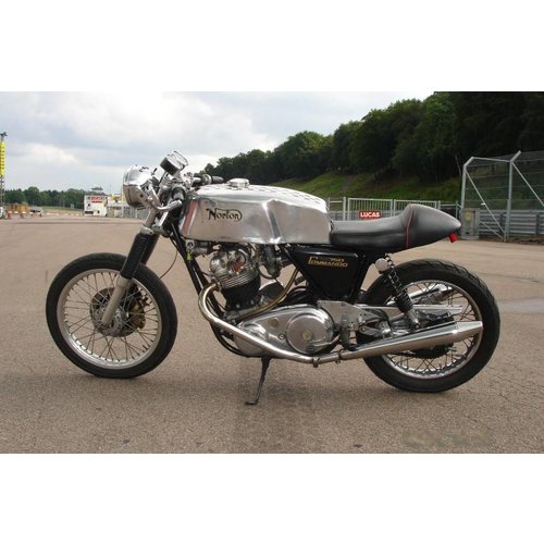 Emgo Peashooter Demper Staal 35 mm Aansluitdiameter 40 mm Uitlaat 675 mm Lengte voor Triumph T140 en Norton