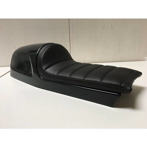 C.Racer Asiento Cafe Racer "Imola" Tuck 'N Roll Negro Tipo 6