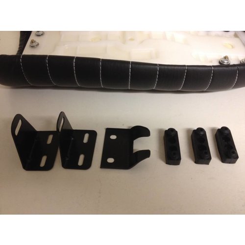 Selle noire Brat Tuck N 'Roll 18