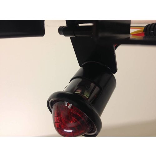 Emgo Zwart Atomic Achterlicht voor Cafe Racer-stijl motoren met scharnierbare bevestiging en geïntegreerd rem- en kentekenlicht