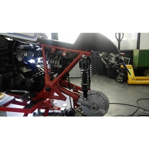 Emgo Schwarz Glänzende Cafe Racer Stoßdämpfer Type 1 - Auge/Auge Befestigung, 325 mm oder 335 mm, inkl. Montagematerial für Honda | Kawasaki | Suzuki | Yamaha Classic Modelle 1969-1989