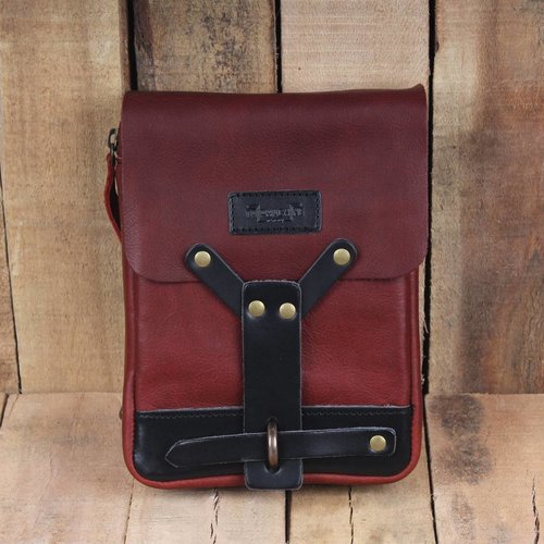 Trip Machine Thigh Bag - Cherry Red