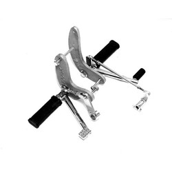 Suzuki GS 550 1980< Commandes reculées