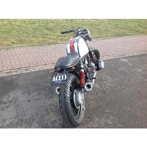 Emgo Zwart Atomic Achterlicht voor Cafe Racer-stijl motoren met scharnierbare bevestiging en geïntegreerd rem- en kentekenlicht