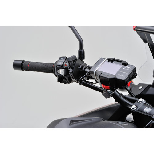 Daytona Cargador Dual USB Slim-Mount 5V 2.4A por puerto con soporte de abrazadera para manillar