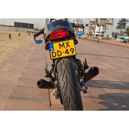 VERKAUFT: Einzigartiger Ducati Cafe Racer basierend auf Monster M600 DARK