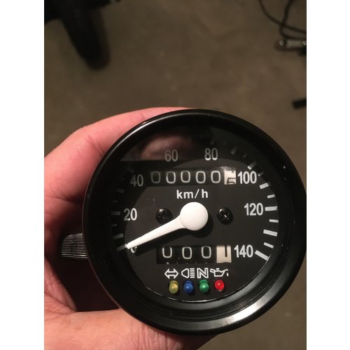 140 km / h Schwarzer Tachometer mit 4 Kontrollleuchten