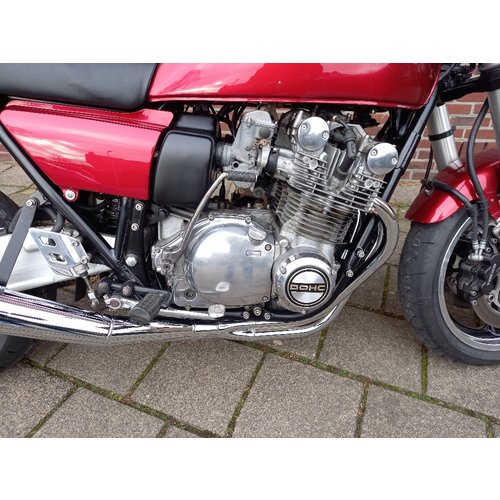 Suzuki GS750 streetfighter / cafe racer / restomod / sur mesure
