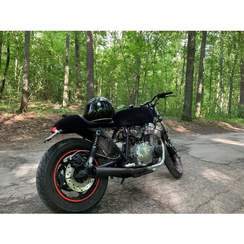 Suzuki GSX-F (Katana) 1100cc, rue / classique