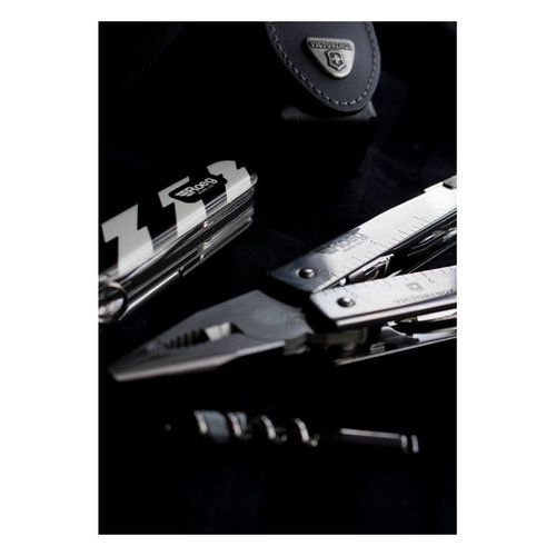 Roeg X VICTORINOX SWISS ROAD TOOL