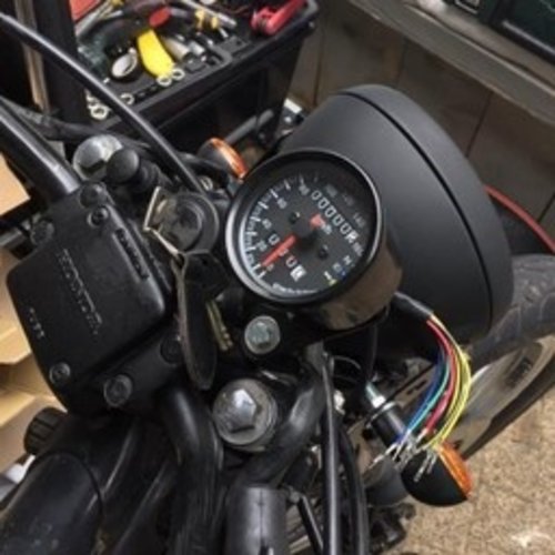 Compteur Moto Cafe Racer Km/h Noir Fond Noir 4 indicateurs