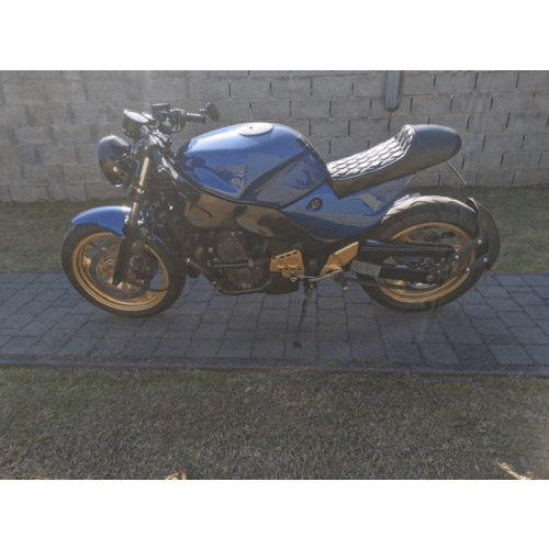 Benutzerdefinierte Suzuki RF600