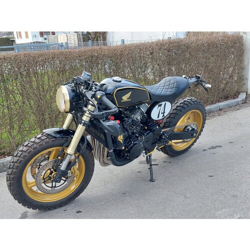 Honda Hornet CB 600F Cafe Racer uit 1998