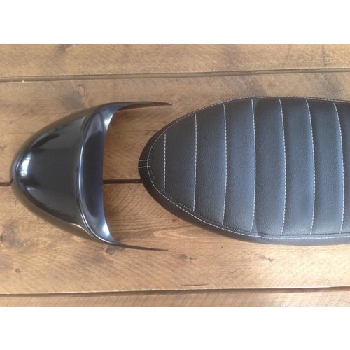 C.Racer Selle noire SR Tuck 'N Roll 74