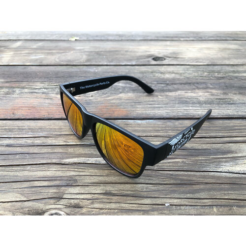https://cdn.webshopapp.com/shops/38604/files/438423590/500x500x2/motorcycle-sunglasses-polarized.jpg