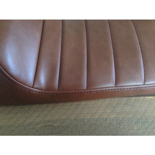 C.Racer Cafe Racer Seat Tuck 'N Roll Stitch Chocolat Type 76