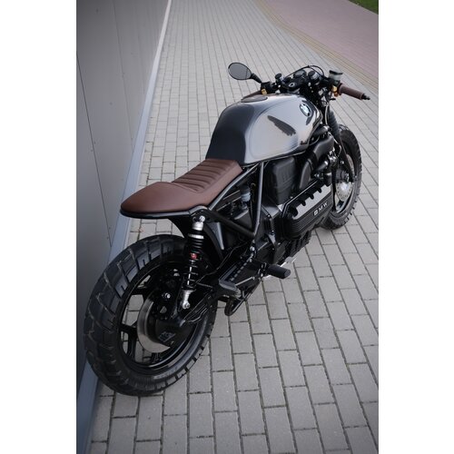 BMW K100 Cafe Racer - completamente ricostruita