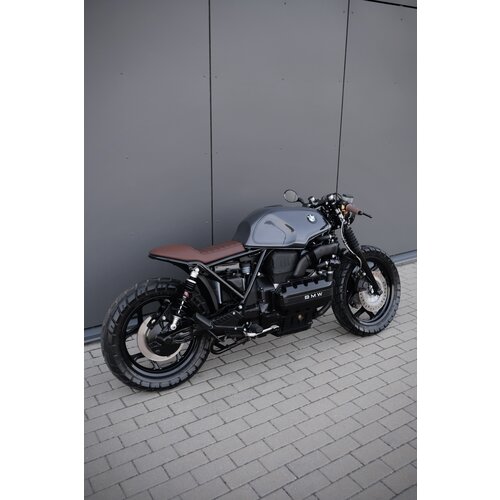 BMW K100 Cafe Racer - completamente ricostruita