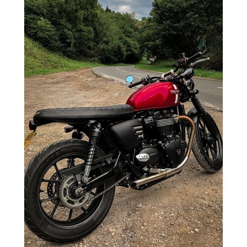 Motone Street Twin | Gerippte Seitenteile | Matt-Schwarz