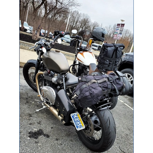 Motone Portapacchi Posteriore Voyager | Per Triumph Bobber/Indian Scout/Harley | Nero O Lucido