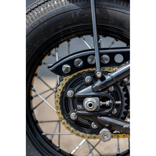 Motone | Protezione catena Triumph Bobber | Nero lucido