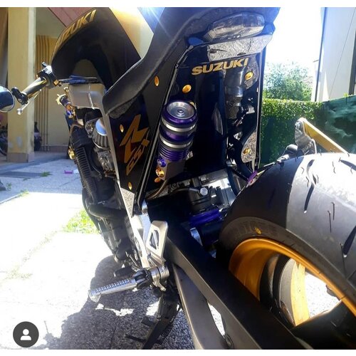 GSXR 750 omgetoverd tot caféracer