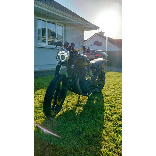 Suzuki GR650 personnalisée de 1983