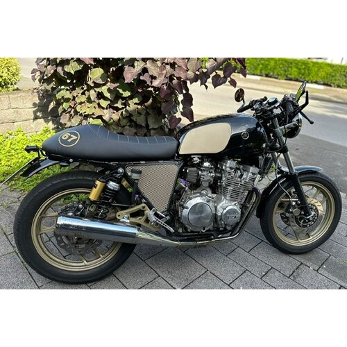 Base XJ900, construite en 1994