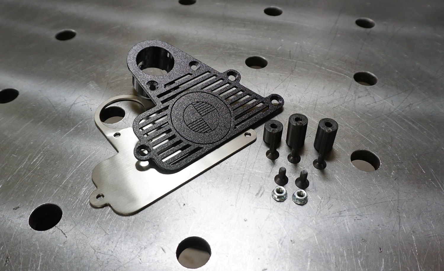 BMW K75/K100 Radiator contactslot beugel / houder - CafeRacerWebshop.com