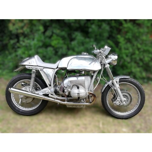 Café racer construit en 2019 sur la base d'une BMW R75 de 1977