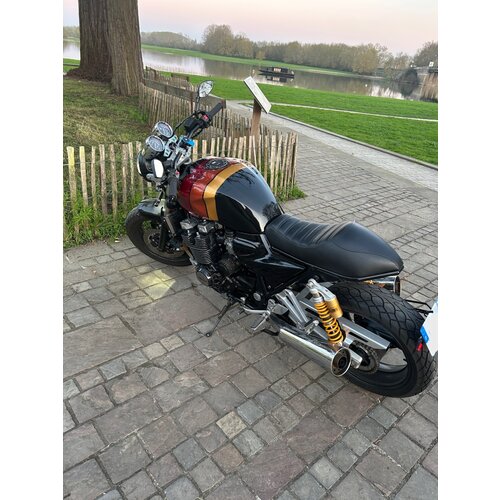 1300 XJR café racer