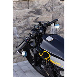 Kawasaki GPZ 550 de estilo café racer