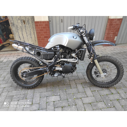 Basado en una BMW F 650 de 1996