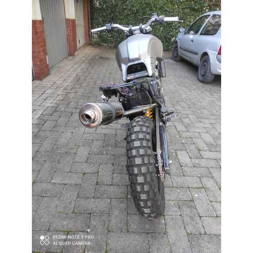 basato su una BMW F 650 del 1996