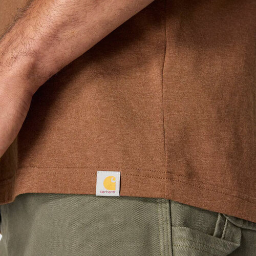 Carhartt Camiseta con estampado de guion, color rojo pato jaspeado