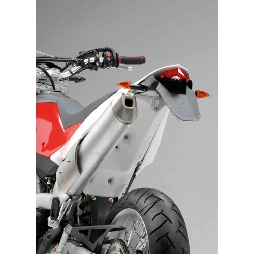 Lampa Fanale Posteriore Nova 9-LED 12V con Luce Stop e Luce Targa, Omologato E