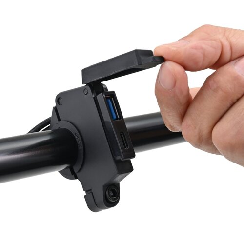 Daytona USB-A/C Ladeanschluss-Kit - Schlanke Lenkermontage, 60W Dual-USB-Ladegerät mit QC3.0 und USB-C PD für 22 mm / 1 Zoll Lenker