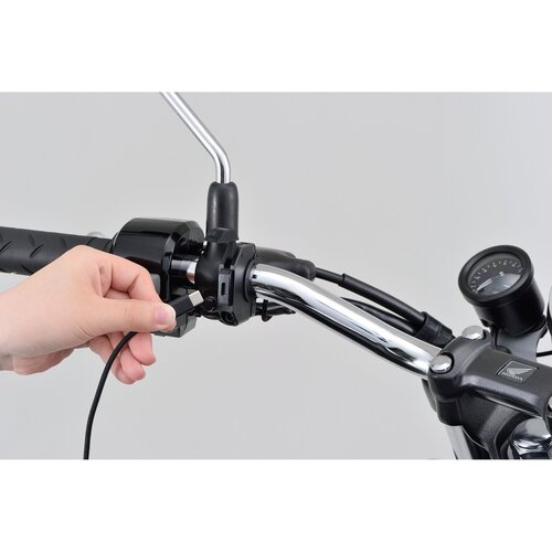 Daytona USB-C Power Supply Slim Mount Bracket, 18W, for 22-25.4 mm Handlebars