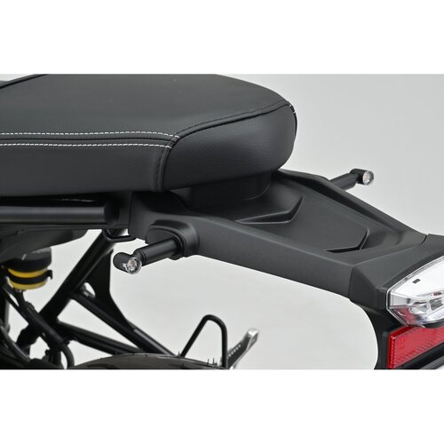 Daytona Kit d'extension de clignotant 8mm noir avec extension 30mm (Paire)