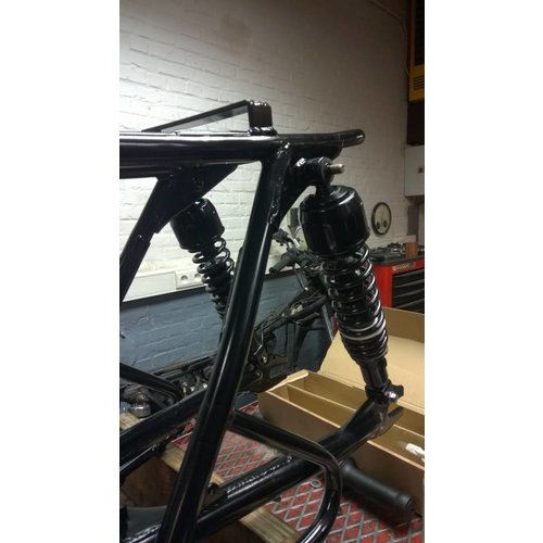 Emgo Schwarze Cafe Racer Stoßdämpfer Type 2 - Gloss Black, Eye/Clevis-Befestigung, 340 mm oder 365 mm, mit Montagematerial für Honda CB/CBX (CB650SC/CB750F/CB900F/CBX1000/CB1100F) 1979-1983
