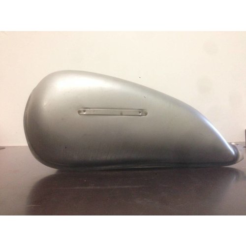 Suzuki GN 125 Tank met Toebehoren Type 2