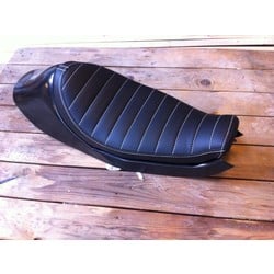 Sportster Tracker Seat Tuck 'N Roll Black 49