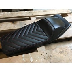 Flat Tracker Seat Vintage Black / Red "V For Vendetta" 21