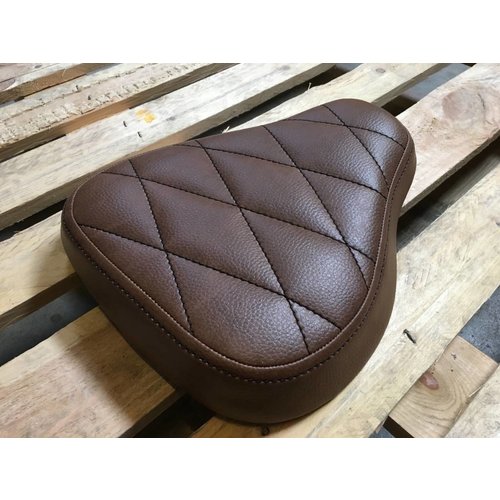 C.Racer Bobber Small Diamond Brown Seat 3