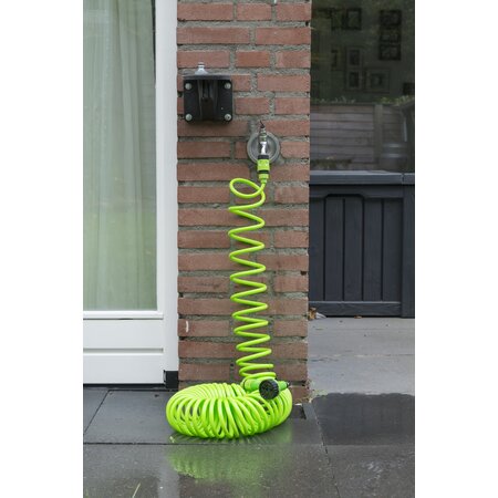 Kinzo Flexible Garden Stroke 15 Meter - Incl. Spray head and quick coupling - 7 spray functions - Spiral hose - UV-resistant - PVC - Green